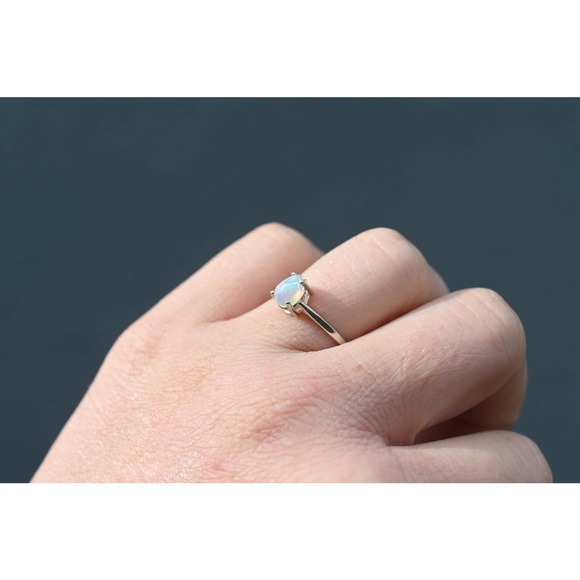 Tear drop opal ring, simple opal engagement ring sterling silver size 5 … - Picture 4 of 4